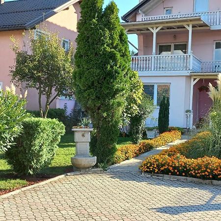 Holiday Home Peaceful Retreat Visoko Bagian luar foto