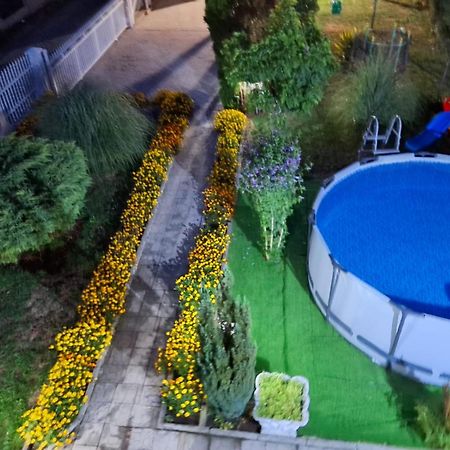 Holiday Home Peaceful Retreat Visoko Bagian luar foto