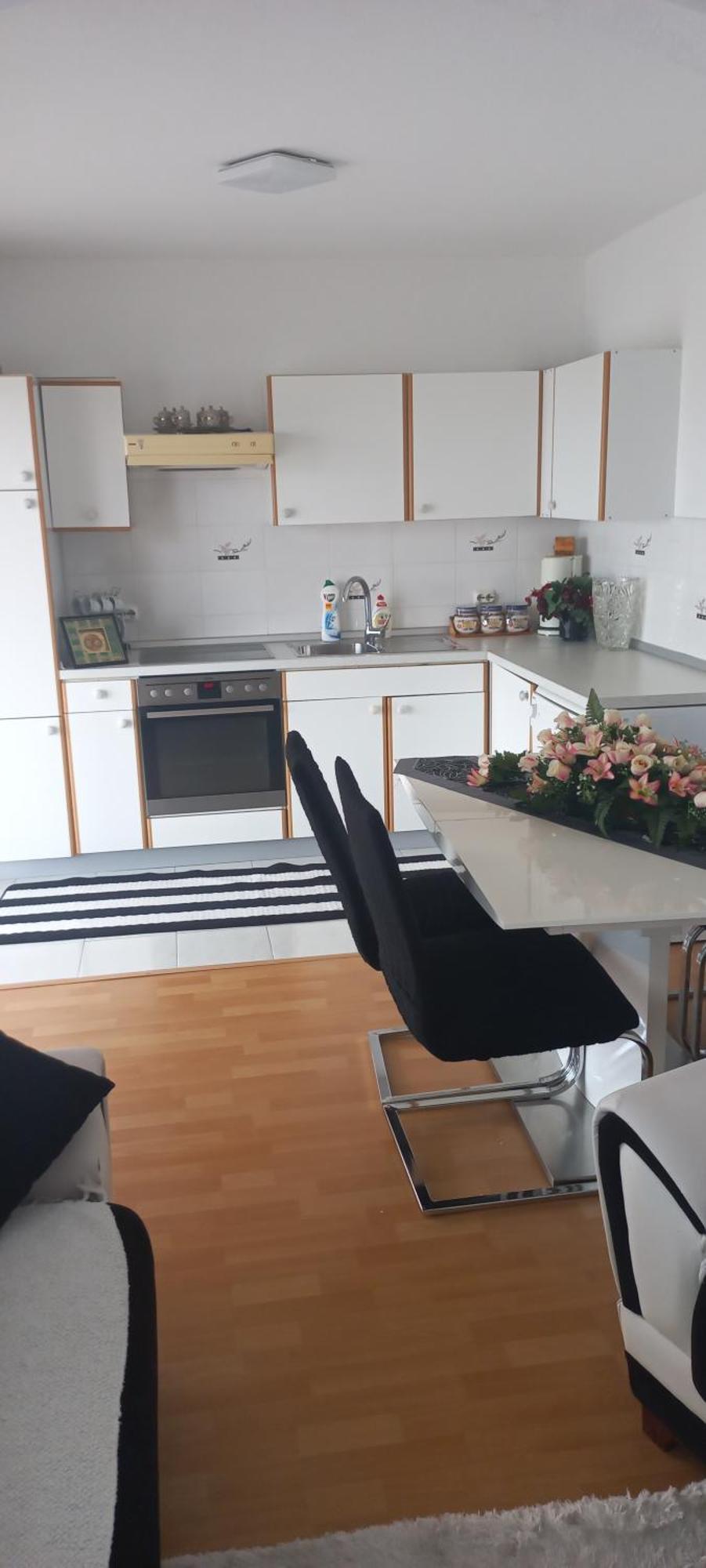 Holiday Home Peaceful Retreat Visoko Bagian luar foto