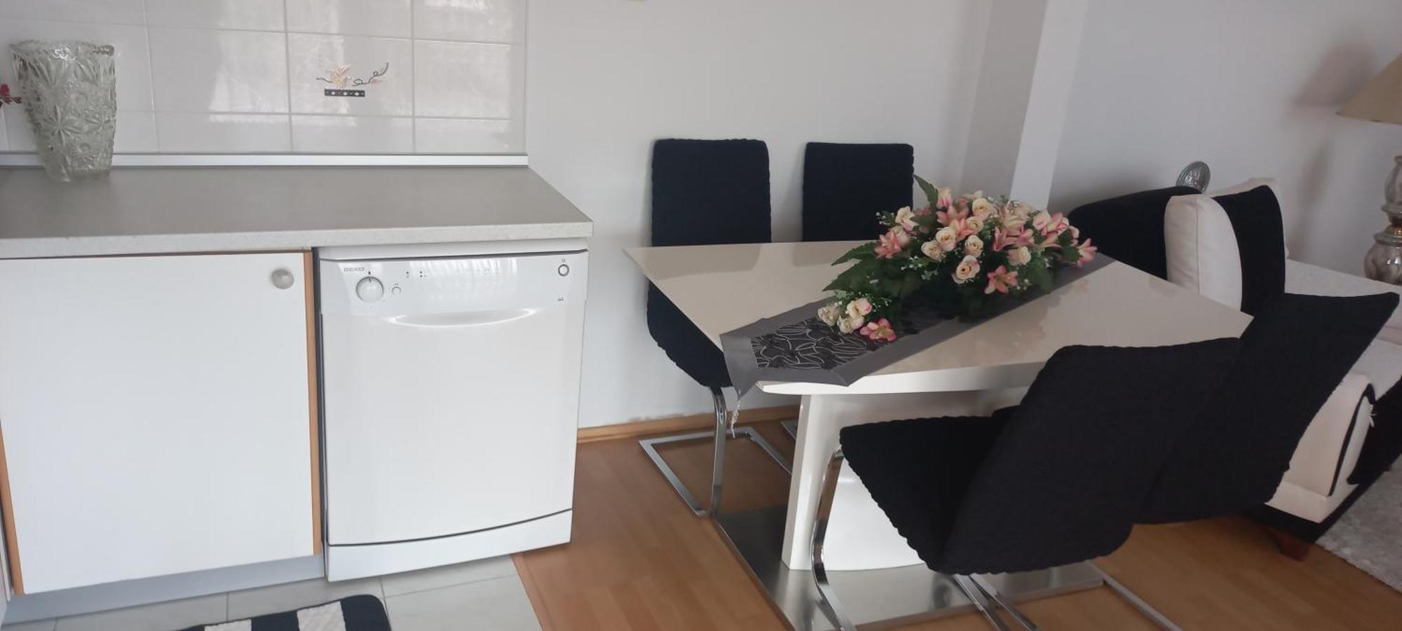 Holiday Home Peaceful Retreat Visoko Bagian luar foto