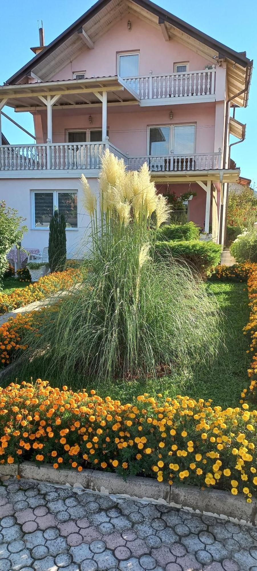 Holiday Home Peaceful Retreat Visoko Bagian luar foto