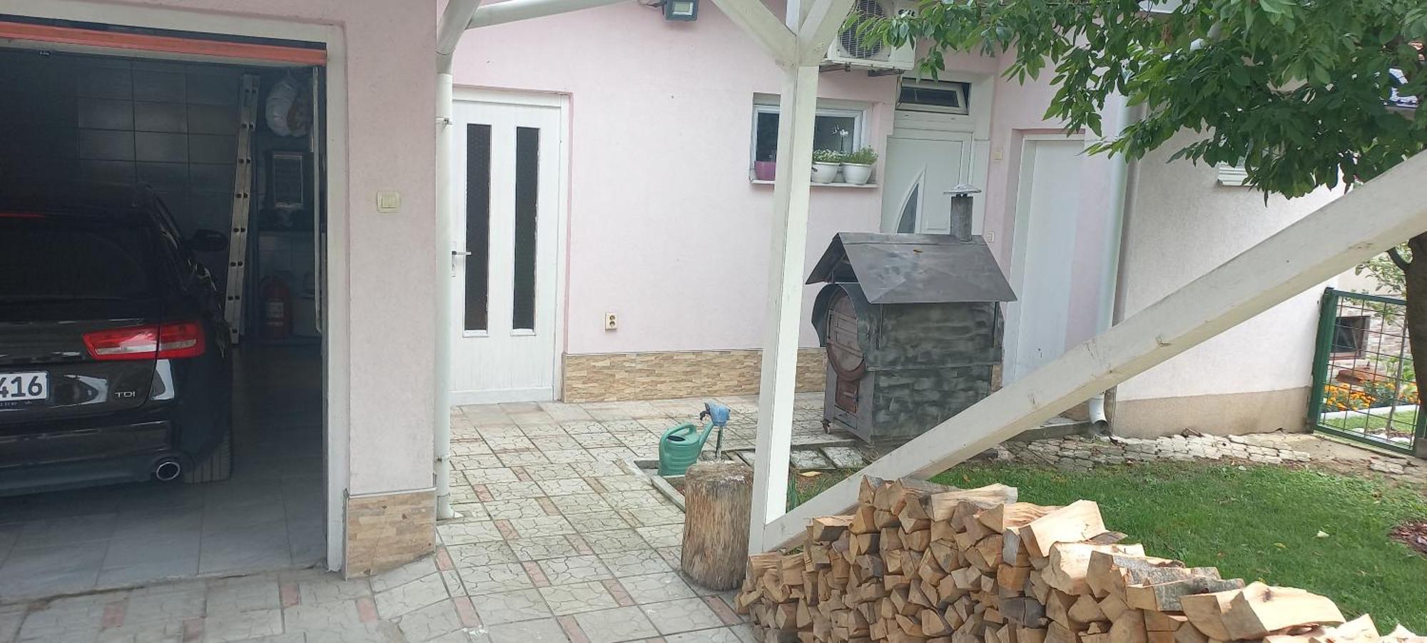 Holiday Home Peaceful Retreat Visoko Bagian luar foto